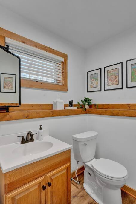 Serene & Fun Family Gem ~ Big Bass Community! Gouldsboro